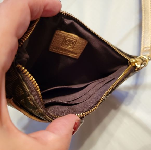 Giani Bernini Signature Logo Gold Brown Wristlet NWOT - Picture 6 of 9